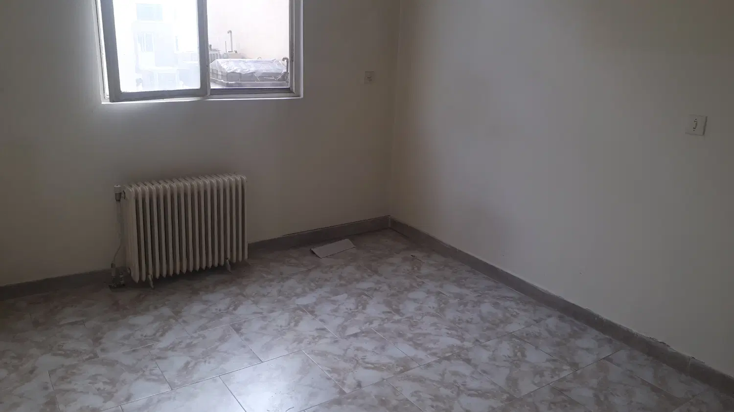 ۶۰ متر نزدیک مترو تهرانپارس
