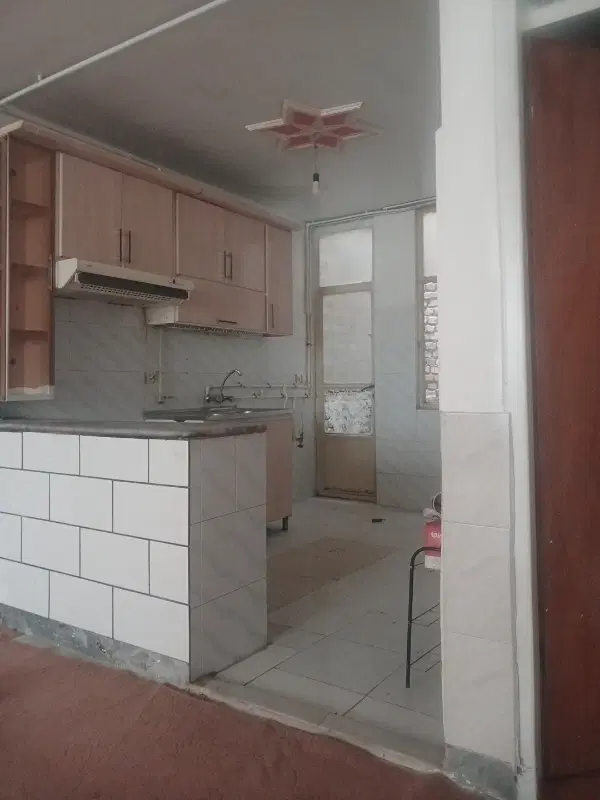 طبقه همکف ۸۰متری