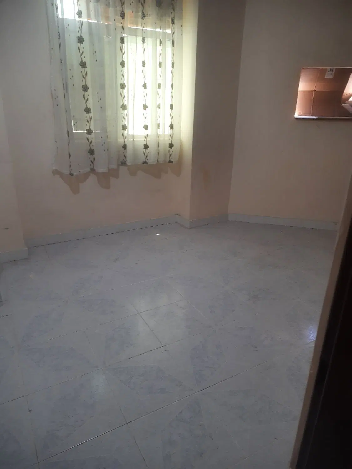یک خوابه  ۴۵ متری طبقه  همکف
