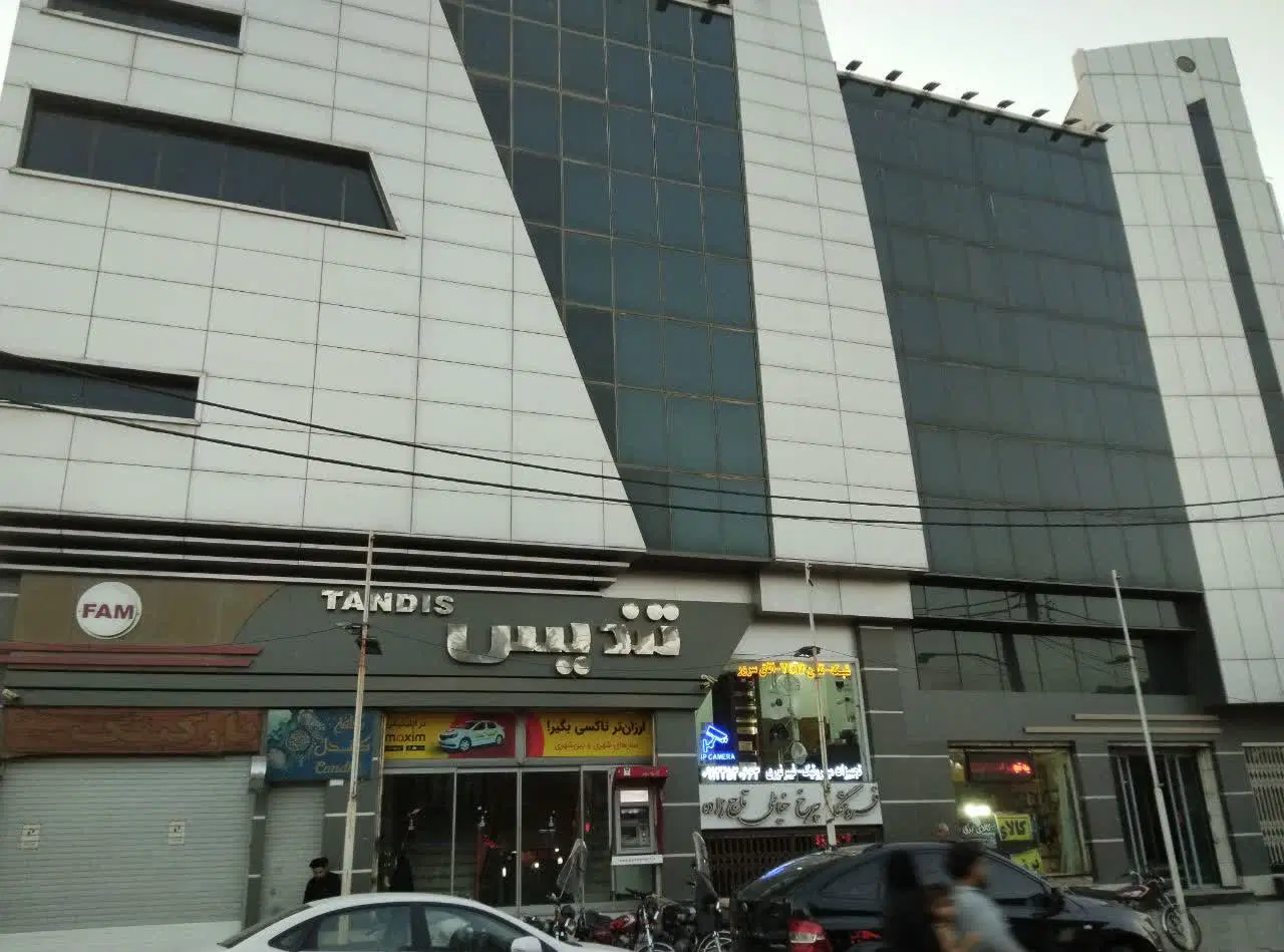 واحد ۸۰ متری پردیسان شهرک شهید رییسی