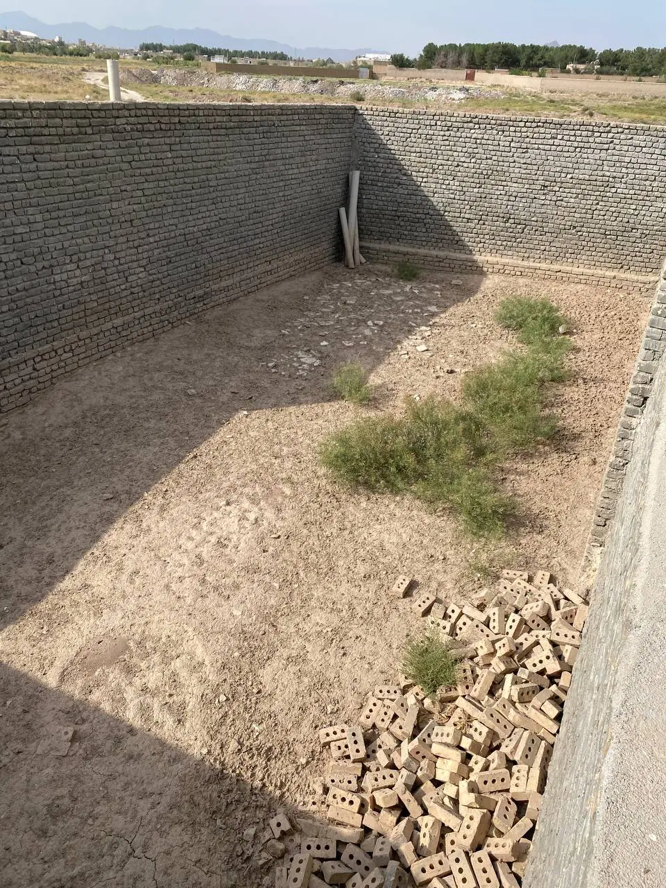 زمین فروشی