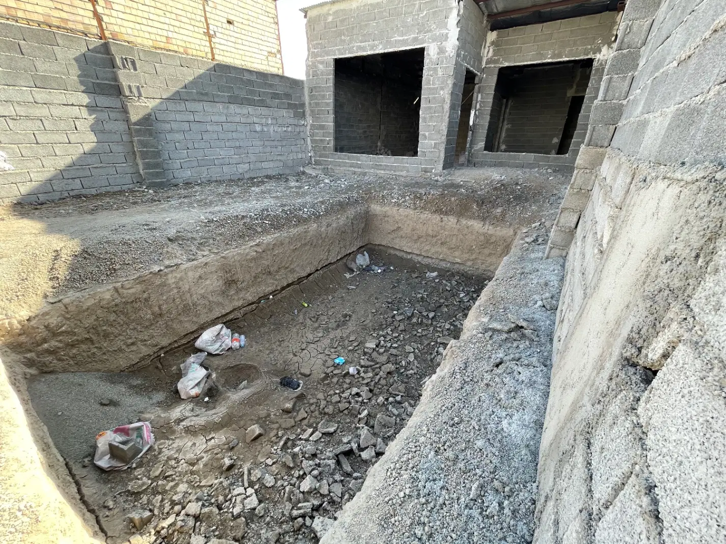 ۲۰۰ متر ویلا نیمه کاره ماهدشت راشته
