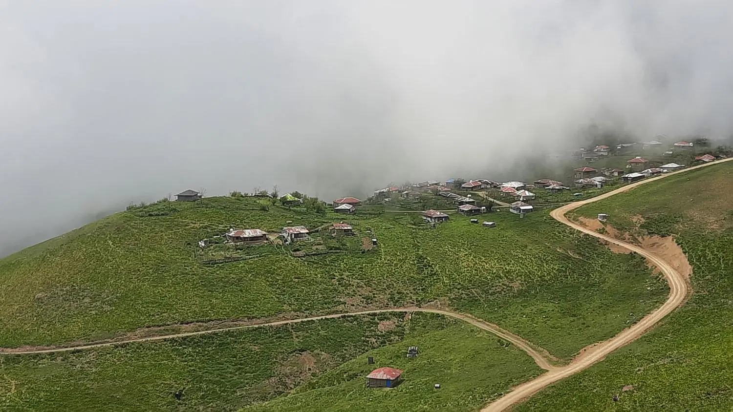 حدود ۱۰۰ متر خانه ویلایی توس ۳۴ غلامی ۱۵