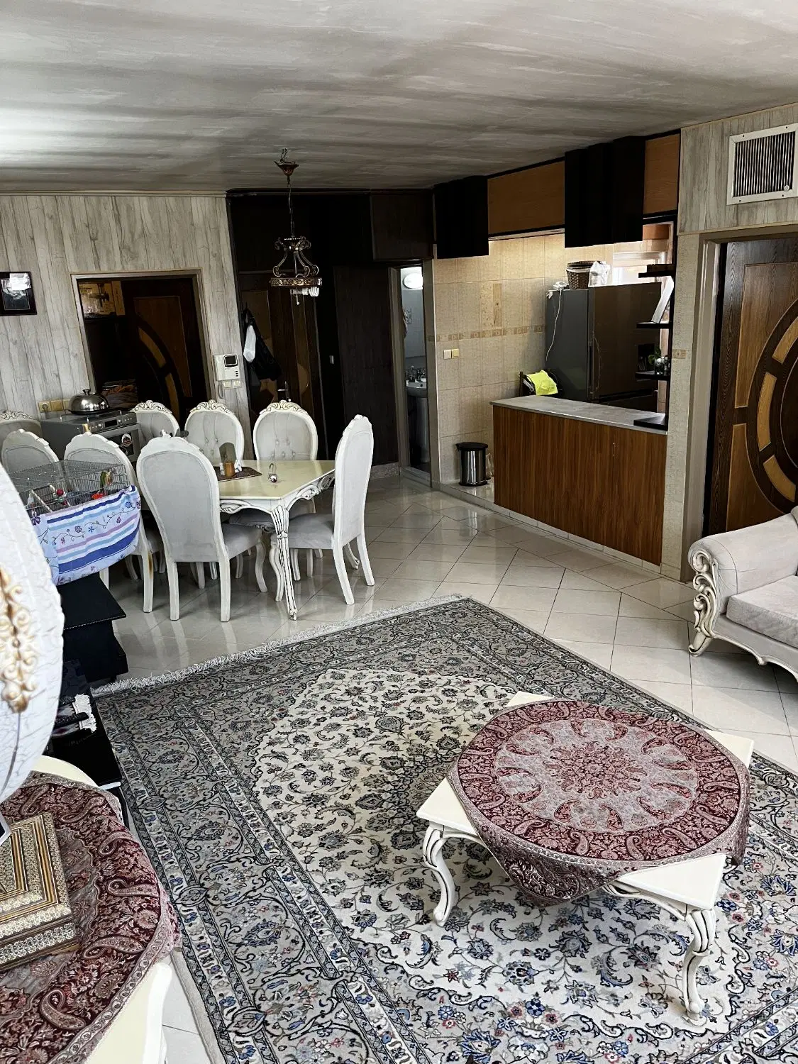 رهن و اجاره آپارتمان ۹۰ متری ۲ خوابه تمیز و پرنور