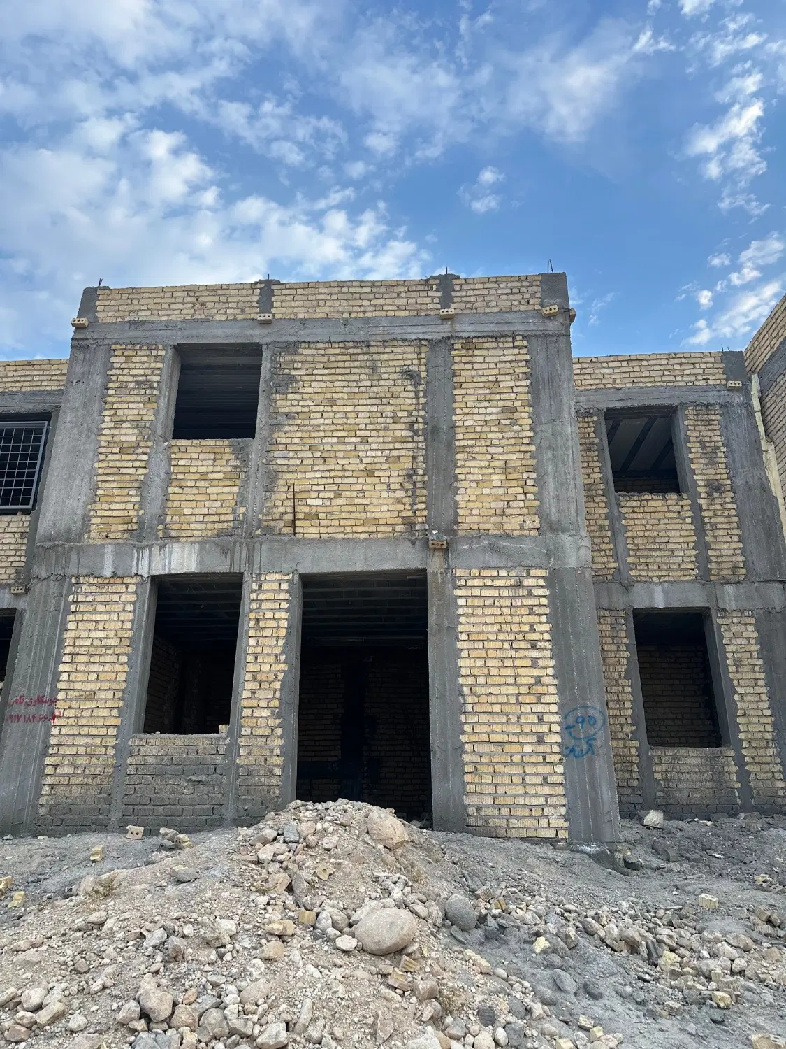 فروش طبقه همکف اسکلت مسکن ملی فاز۳ لامرد