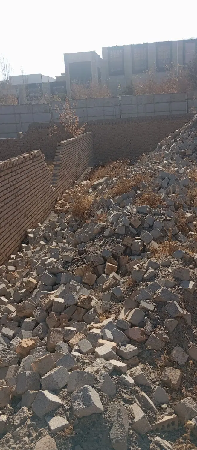 زمین ۴۰۰ متری  شاندیز