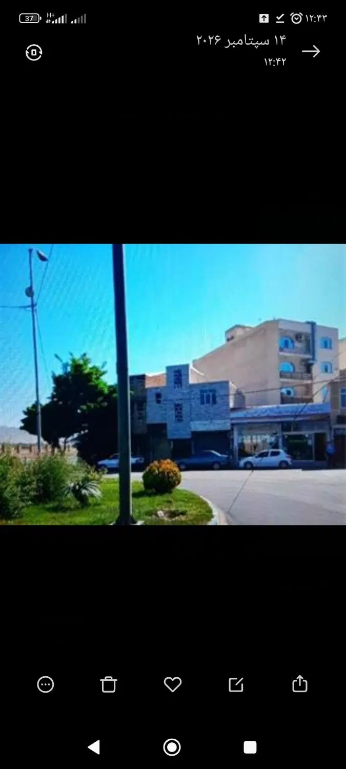فروش خانه سه طبقه در بر خیابان32متری حر بامغازه