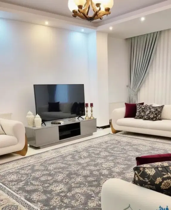 اپارتمان طبقه اول بزرگ