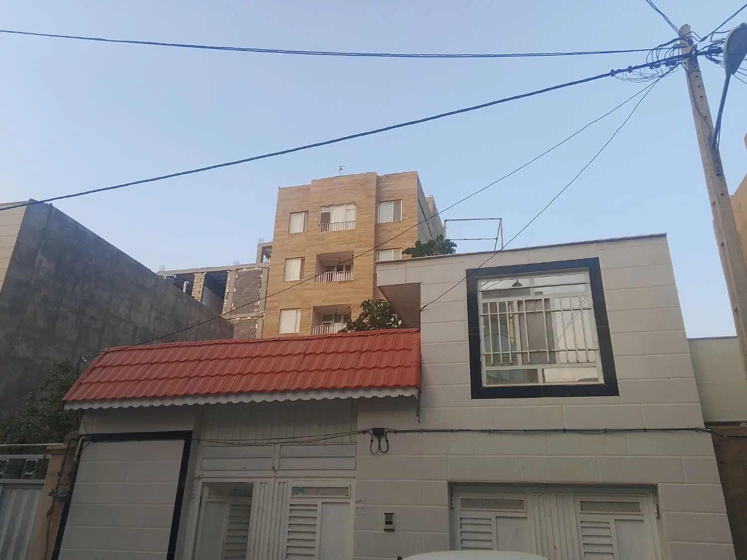ویلایی۱۸۵مترعرصه و۱۸۰متربناامیرکبیر۸