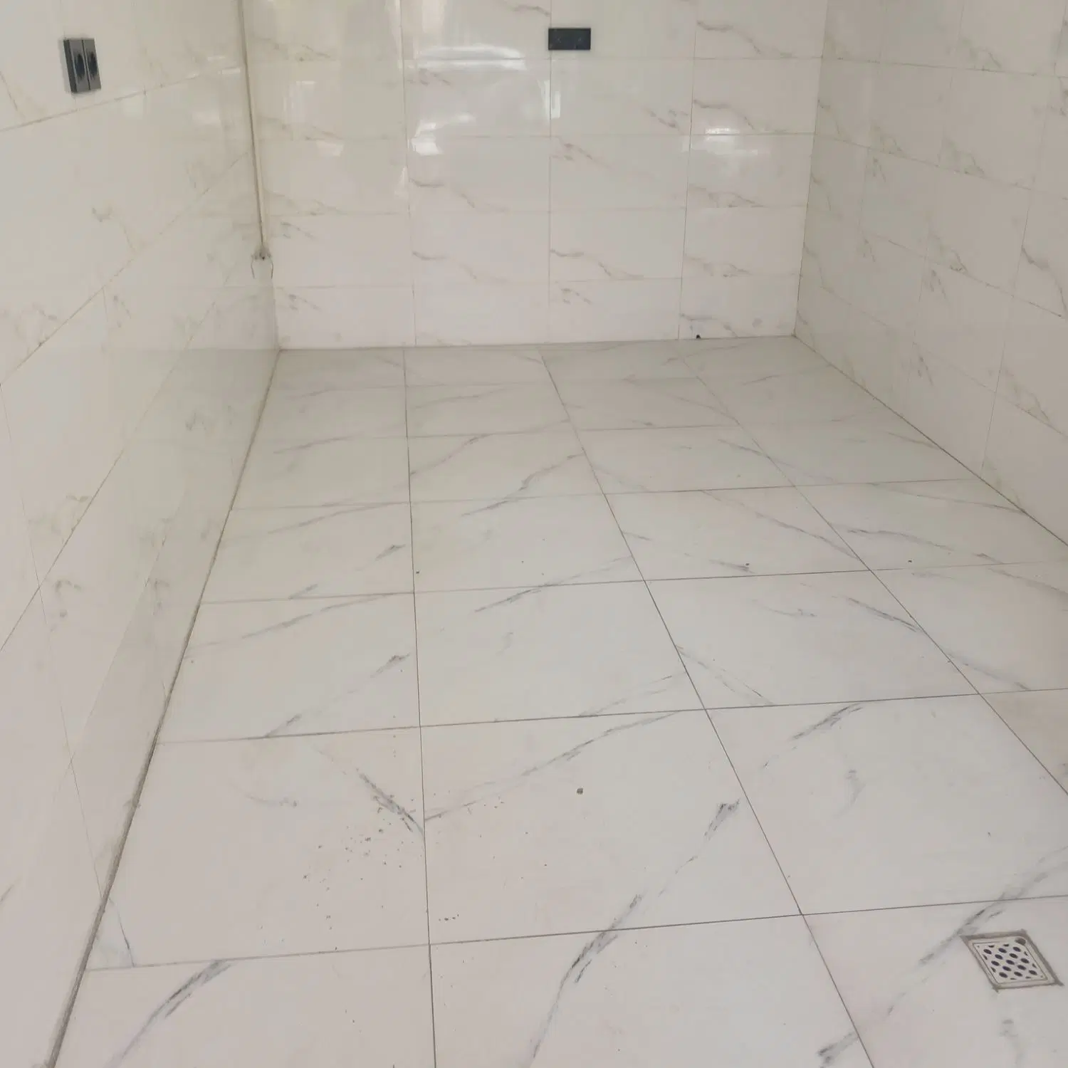 یک مغازه به رهن و اجاره داده می‌شود