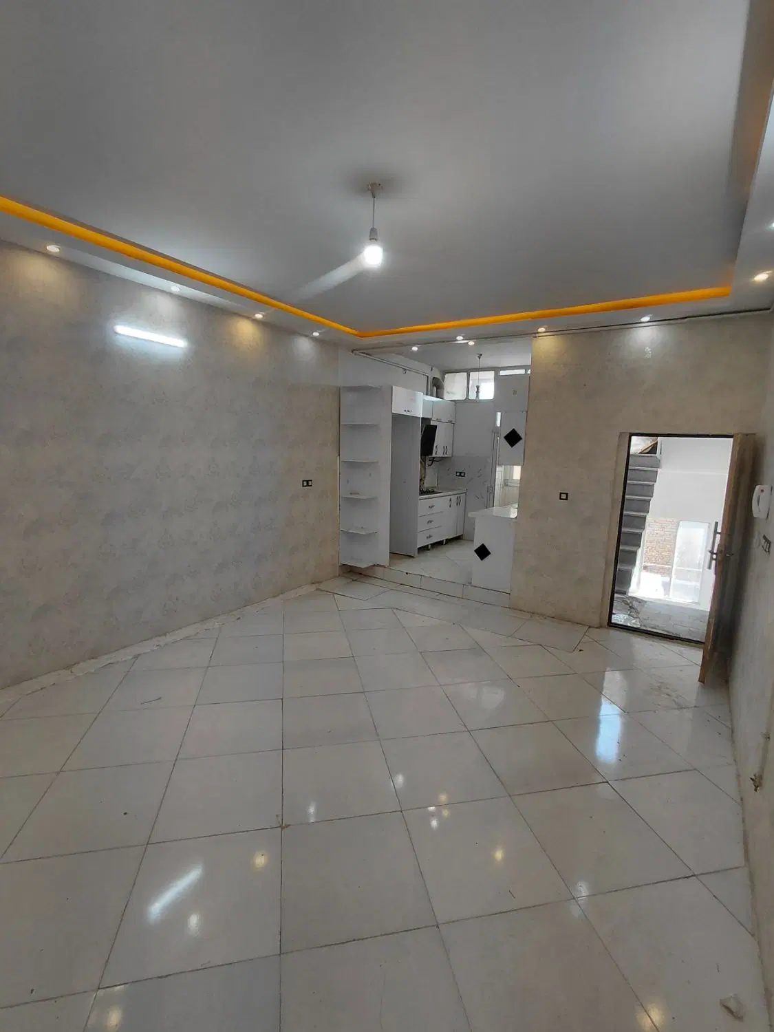 رهن کامل منزل ۷۰ متری تمیز