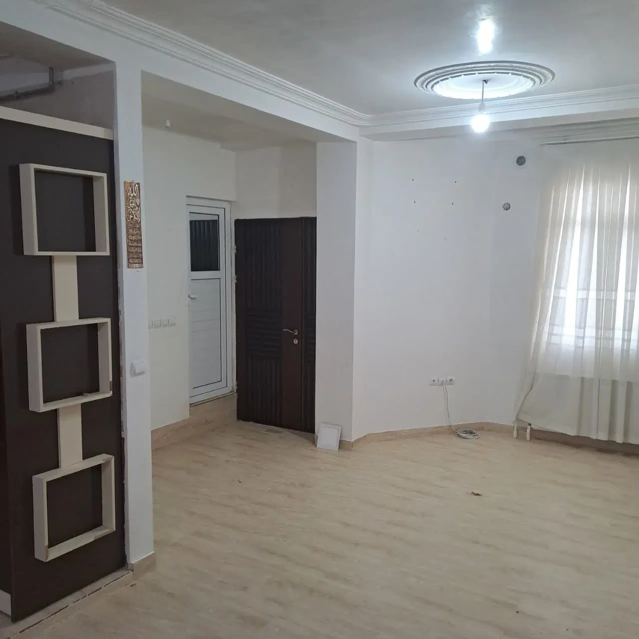 فروش خانه ویلایی سه طبقه راه جدا اندیشه