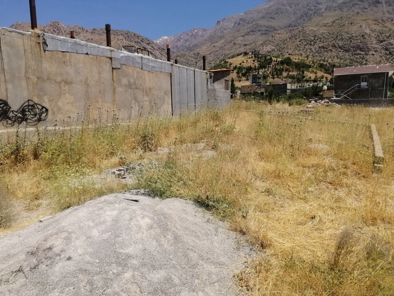 فروش زمین مسکونی در مرکز شهر سی سخت