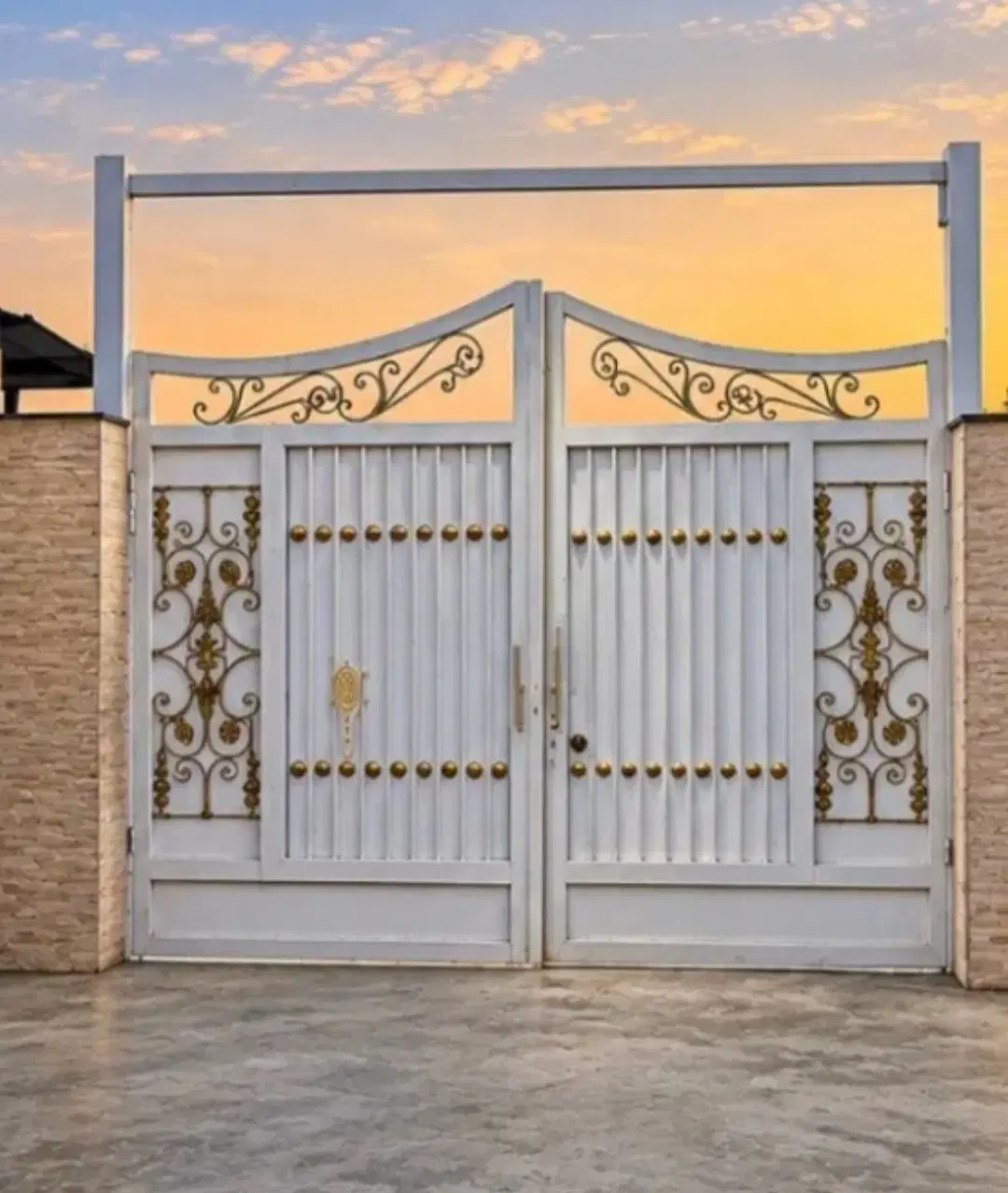 ۵۰۰متر باغچه آماده ، آب ،برق ،گاز تکمیل