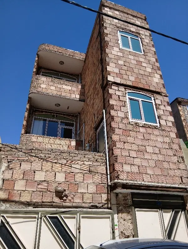 آپارتمان دو طبقه و یک بهارخواب
