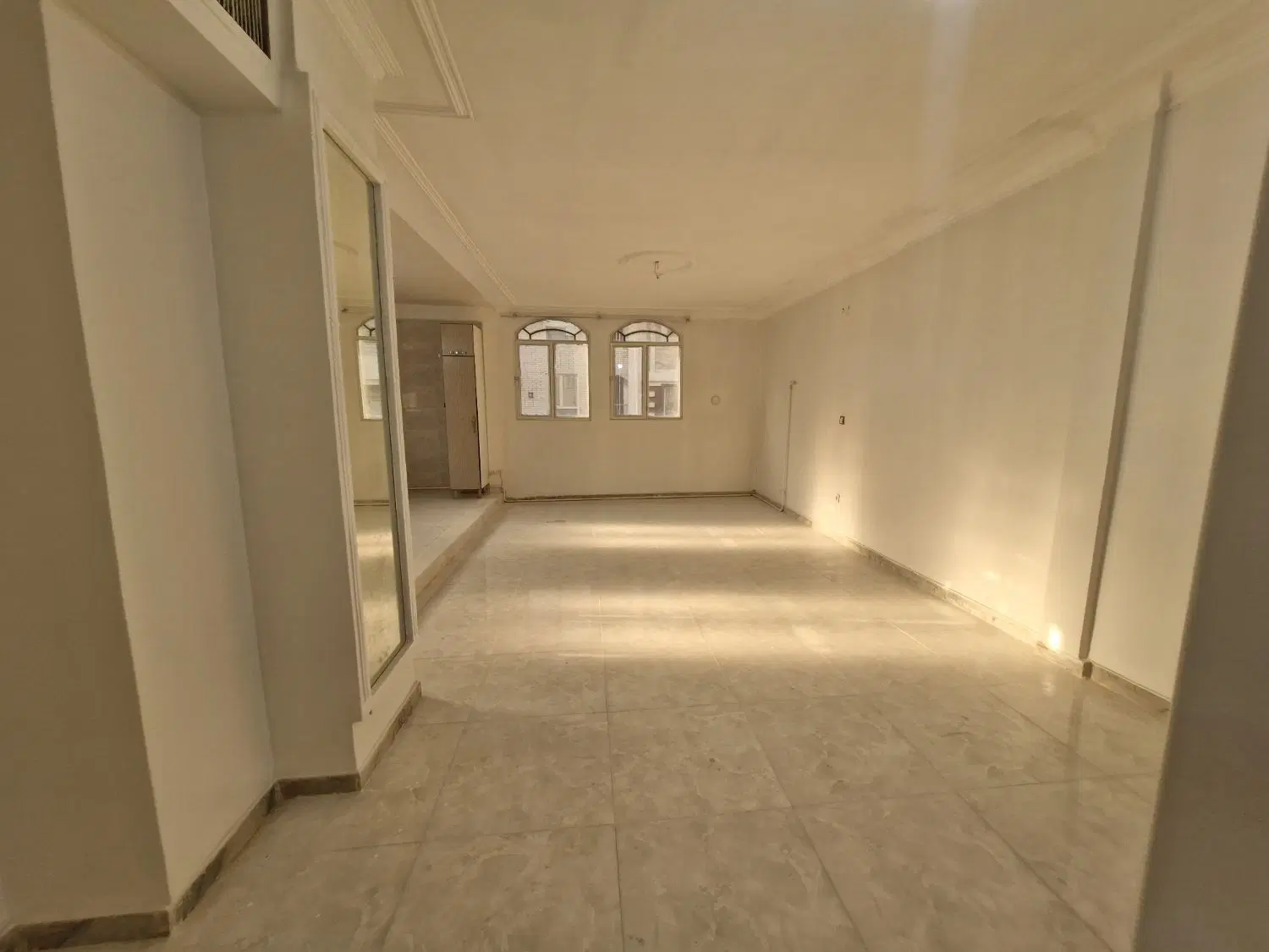 آپارتمان سمندر تک واحدی