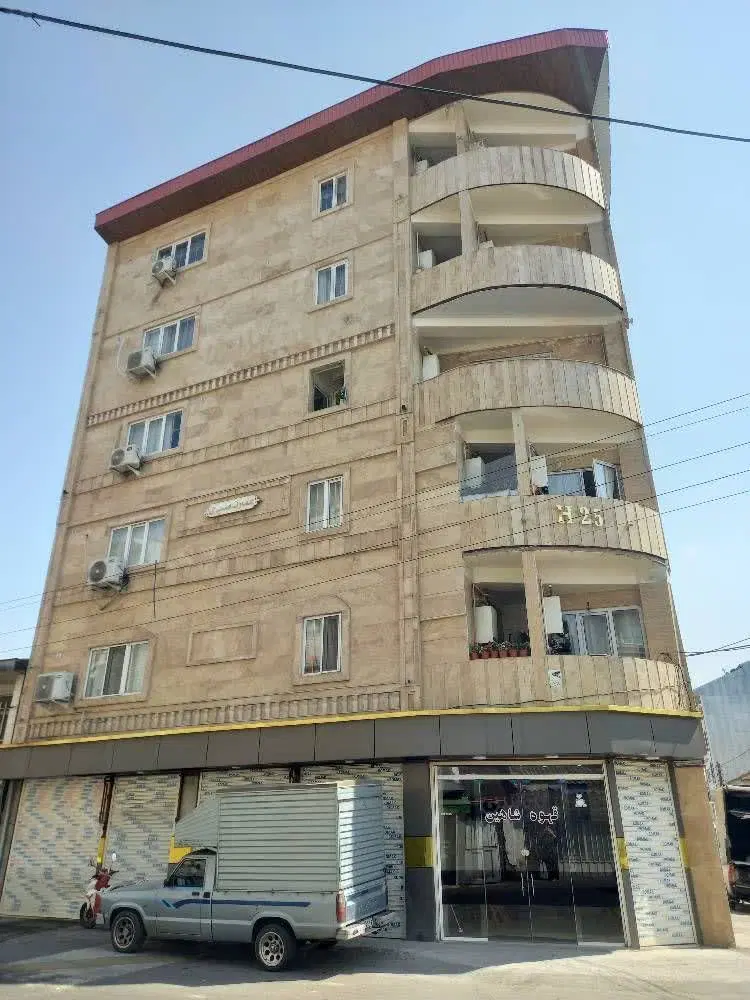 یک واحد آپارتمان ۱۱۰ متری فول بنچاق مادر