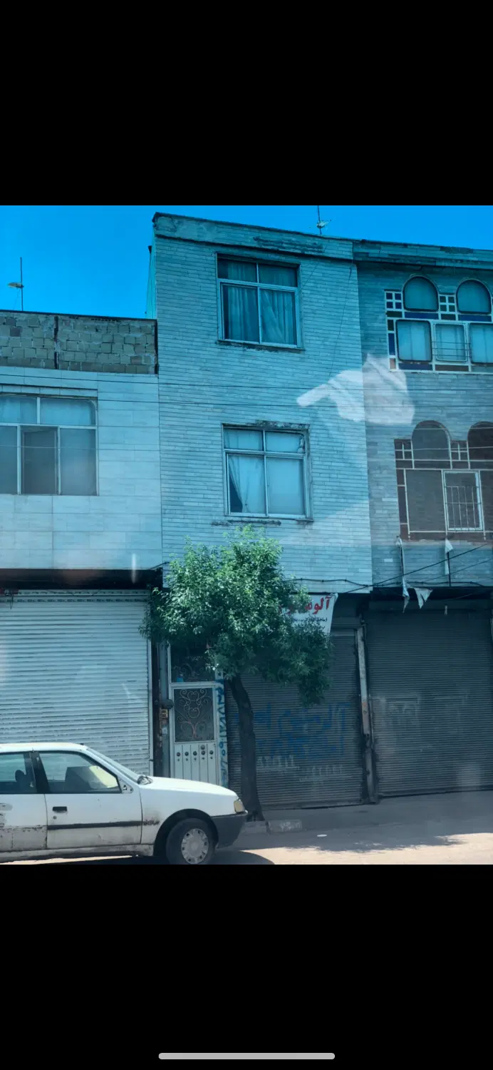 مغازه تجاری ۴۰متری ۲طبقه واحد