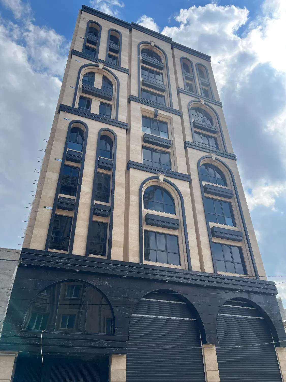 واحد لاکچری ۲۰۰ متری بی نظیر