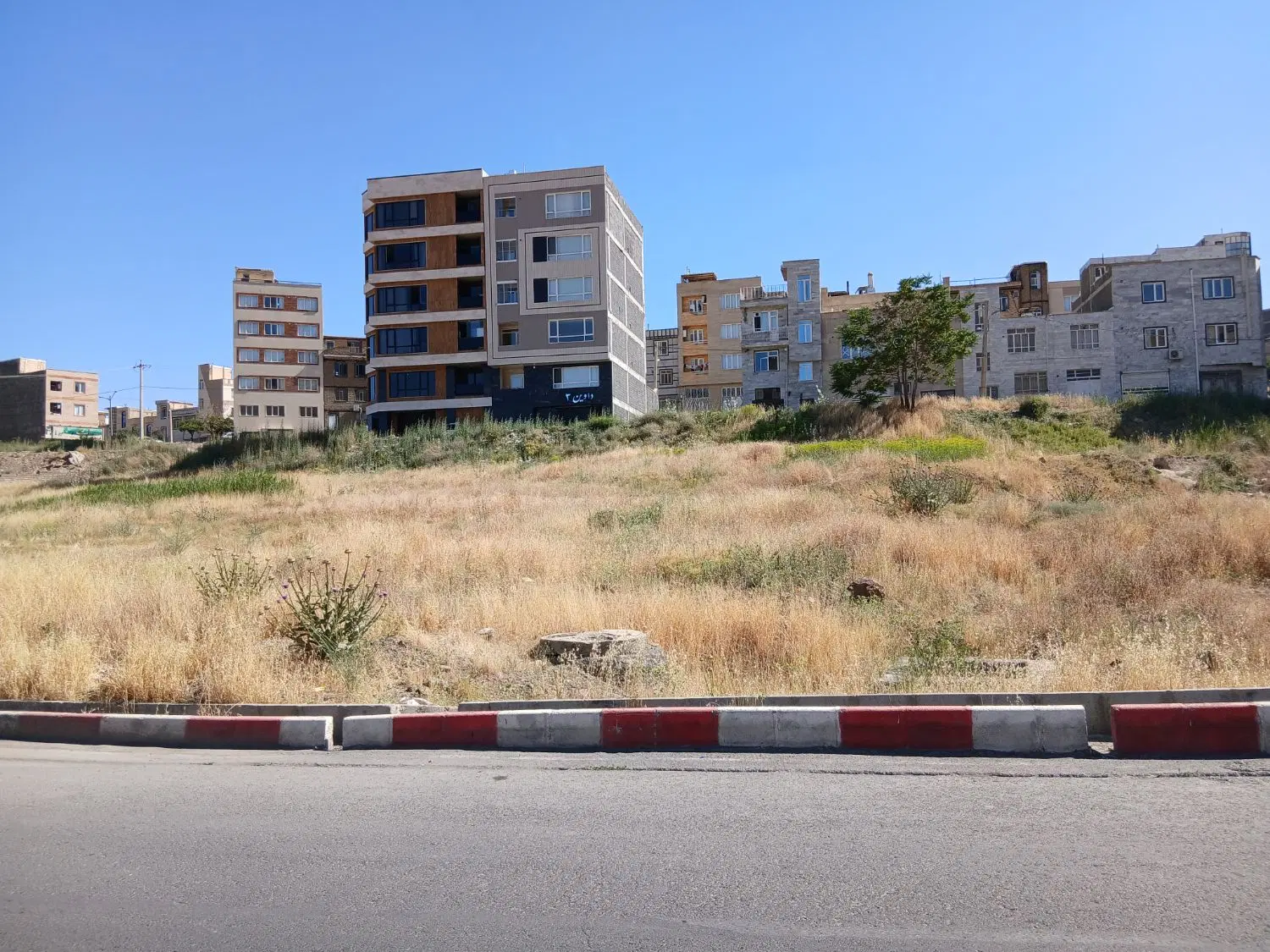 زمین بلوار کردستان ۱۸۰۰متر