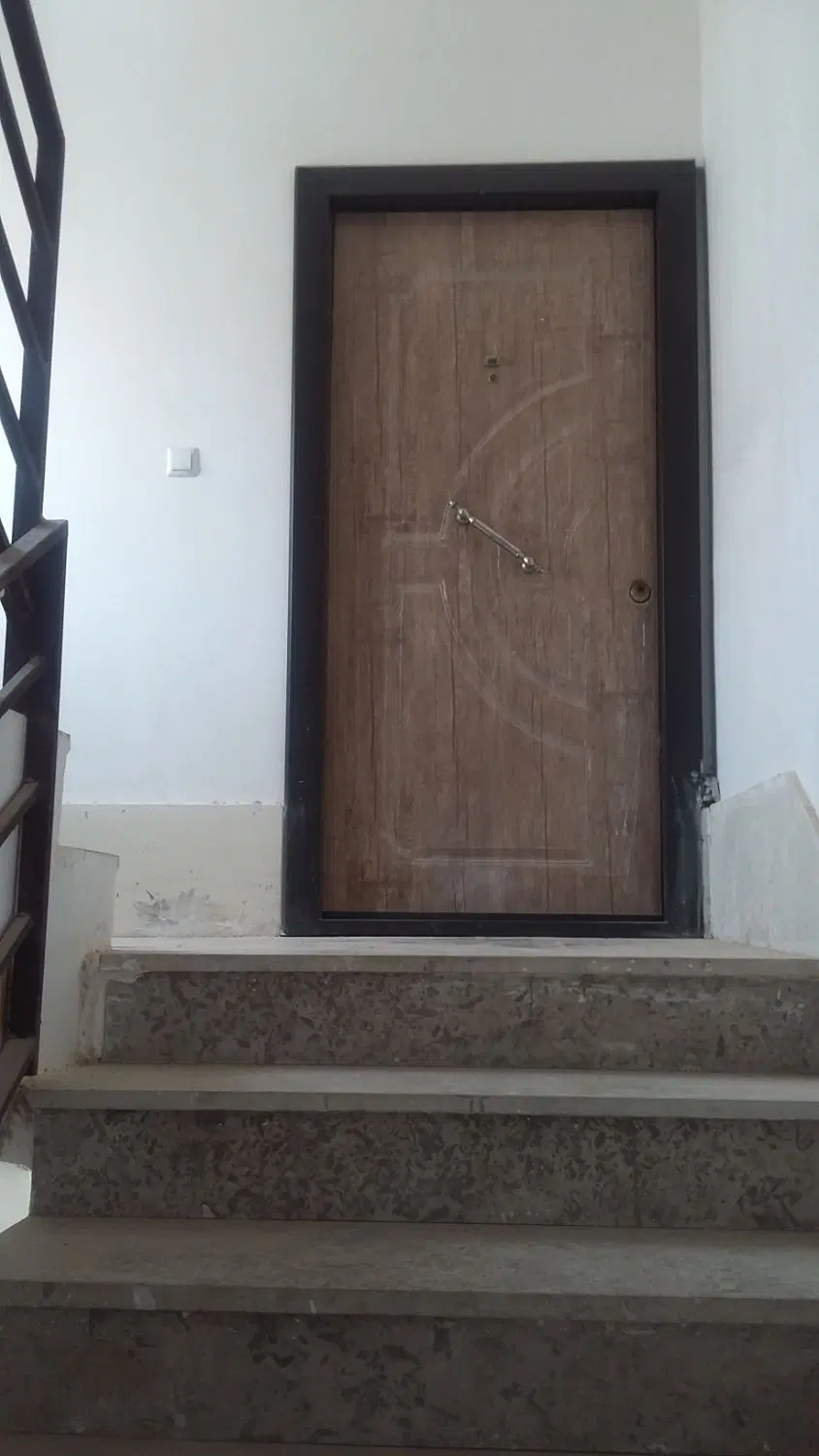 یک آپارتمان مسکن مهر به فروش میرسد