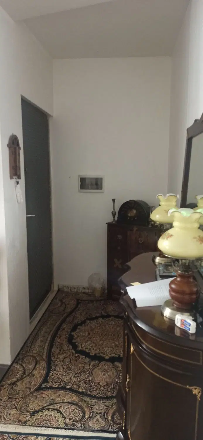 فروش واحد طبقه اول هشت بهشت(اقبالیه)