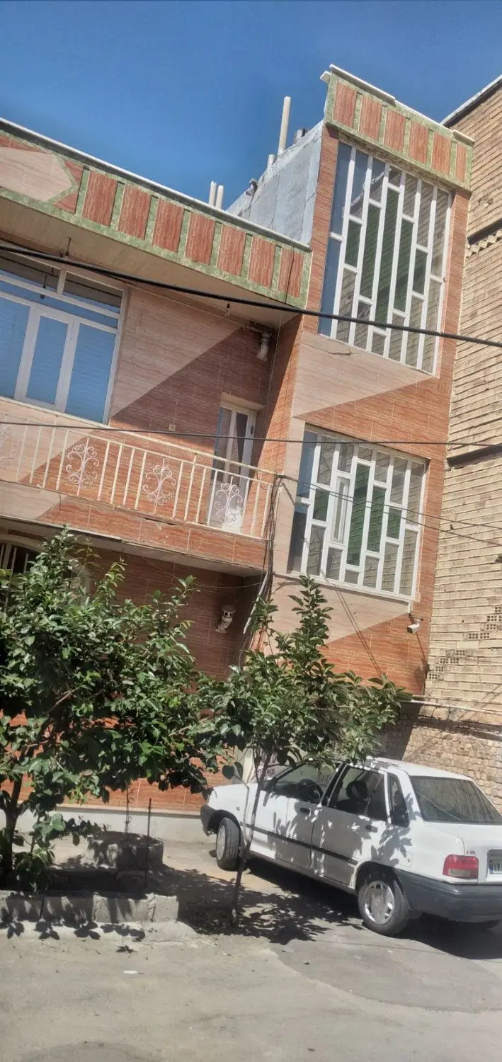 رهن کامل خانه بر خیابان سی متری طبقه دو از دو طبقه
