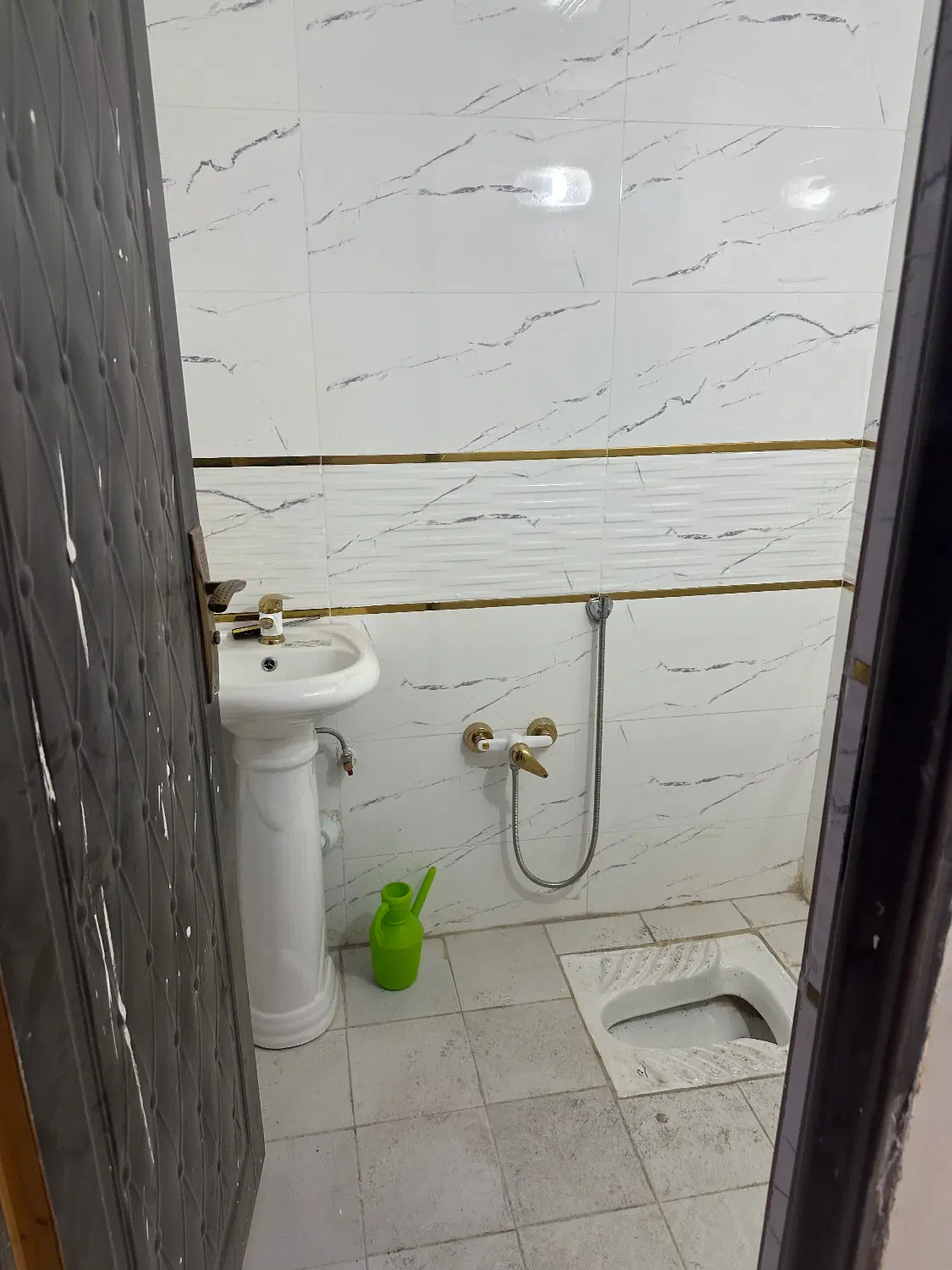 آپارتمان بلوک ۱۱خاکستری ۹