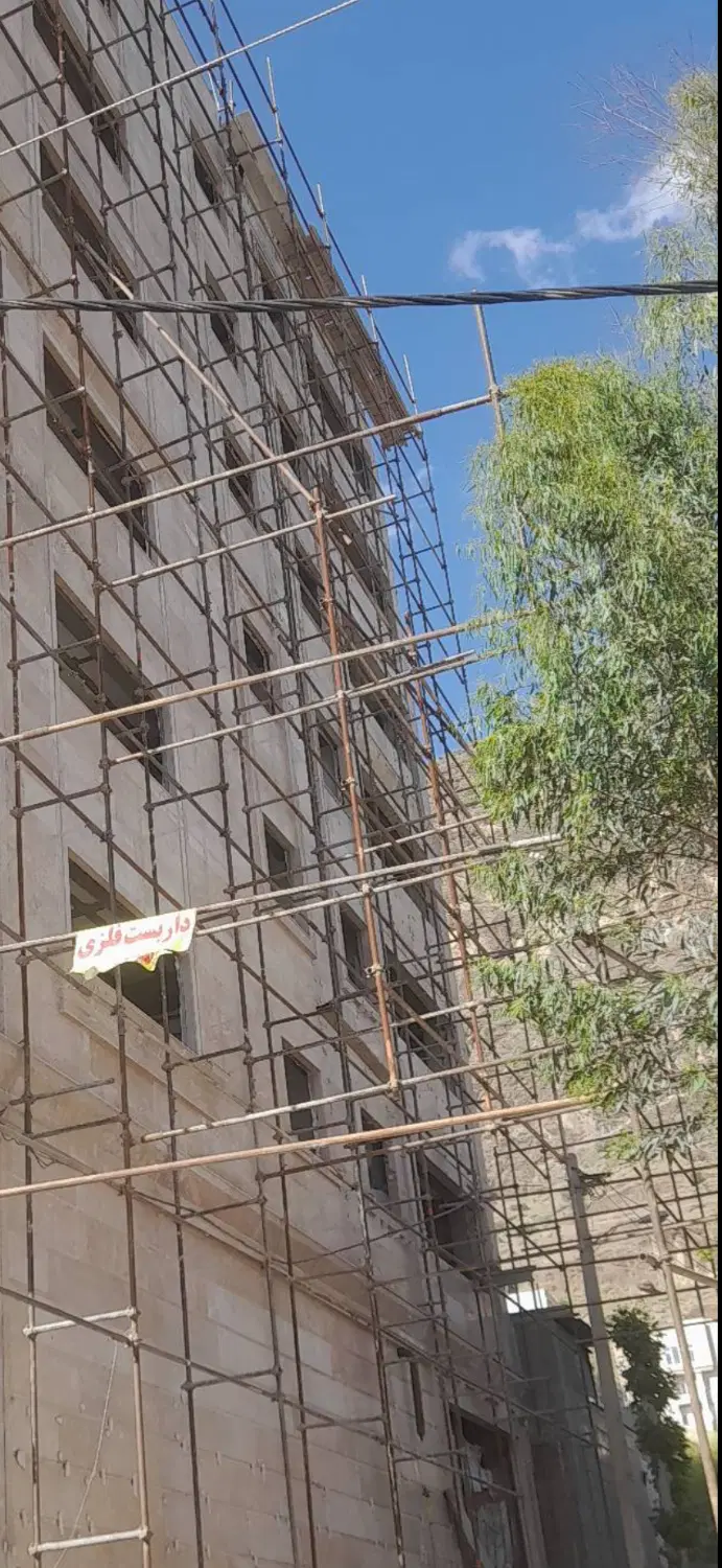 فروش آپارتمان ۹۲ متری خام کوی پاسداران