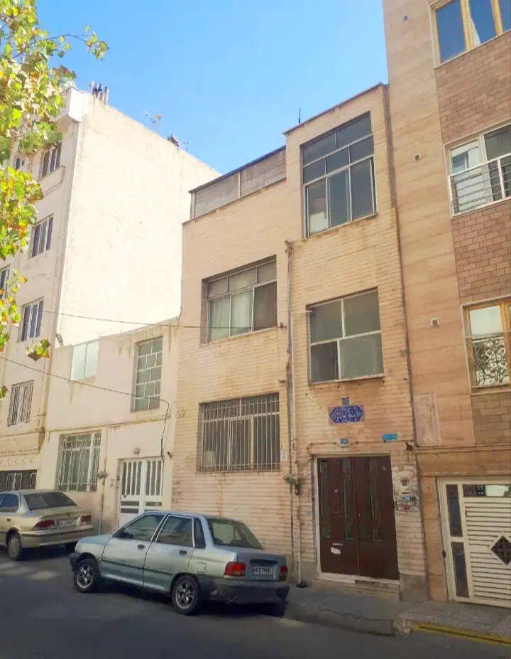 ۷۰متر ویلایی_قابل‌سکونت_۳واحد‌مجزا_زیرقیمت‌منطقه