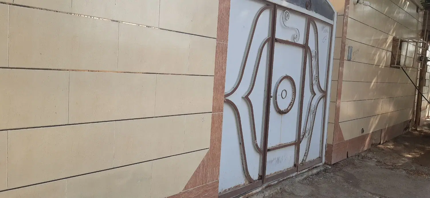 خانه مسکونی واقع در خیابان داوودی شرقی