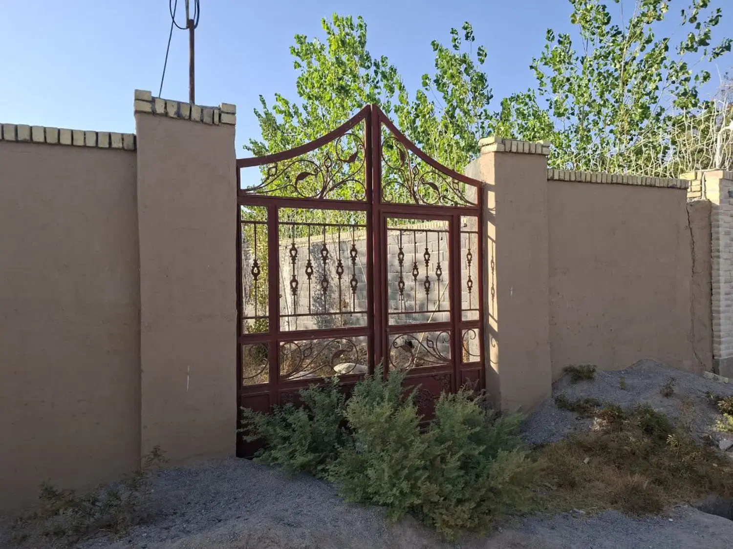 باغ چهار دیواری مهریز یزد