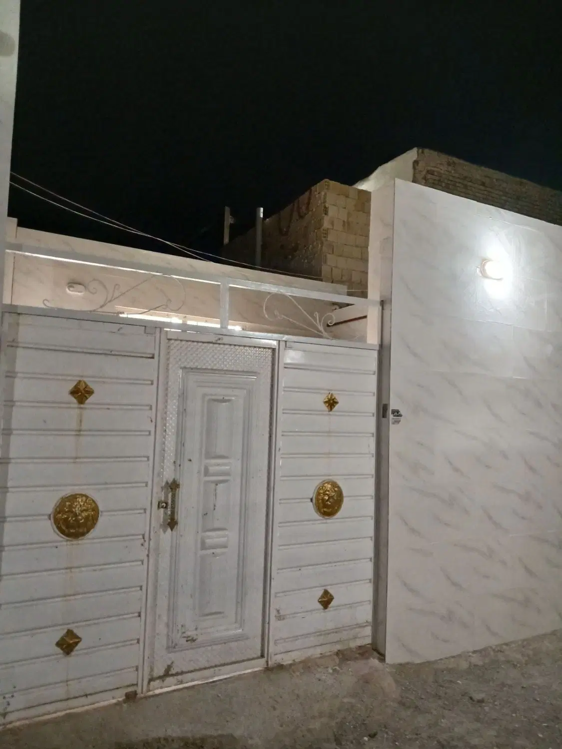 ۱۲۰متری ماشین رو و کلید نخورده .