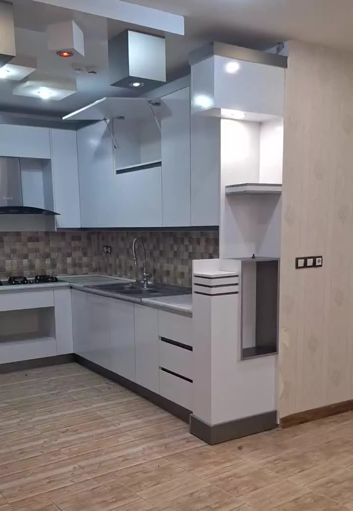 ۹۰ متر دو خواب ، خیابان ۲۲ بهمن