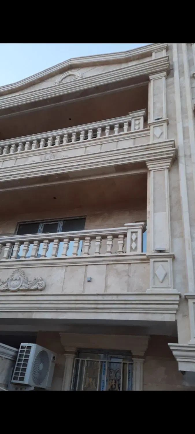 هم خونه جهت نگهداری بچه