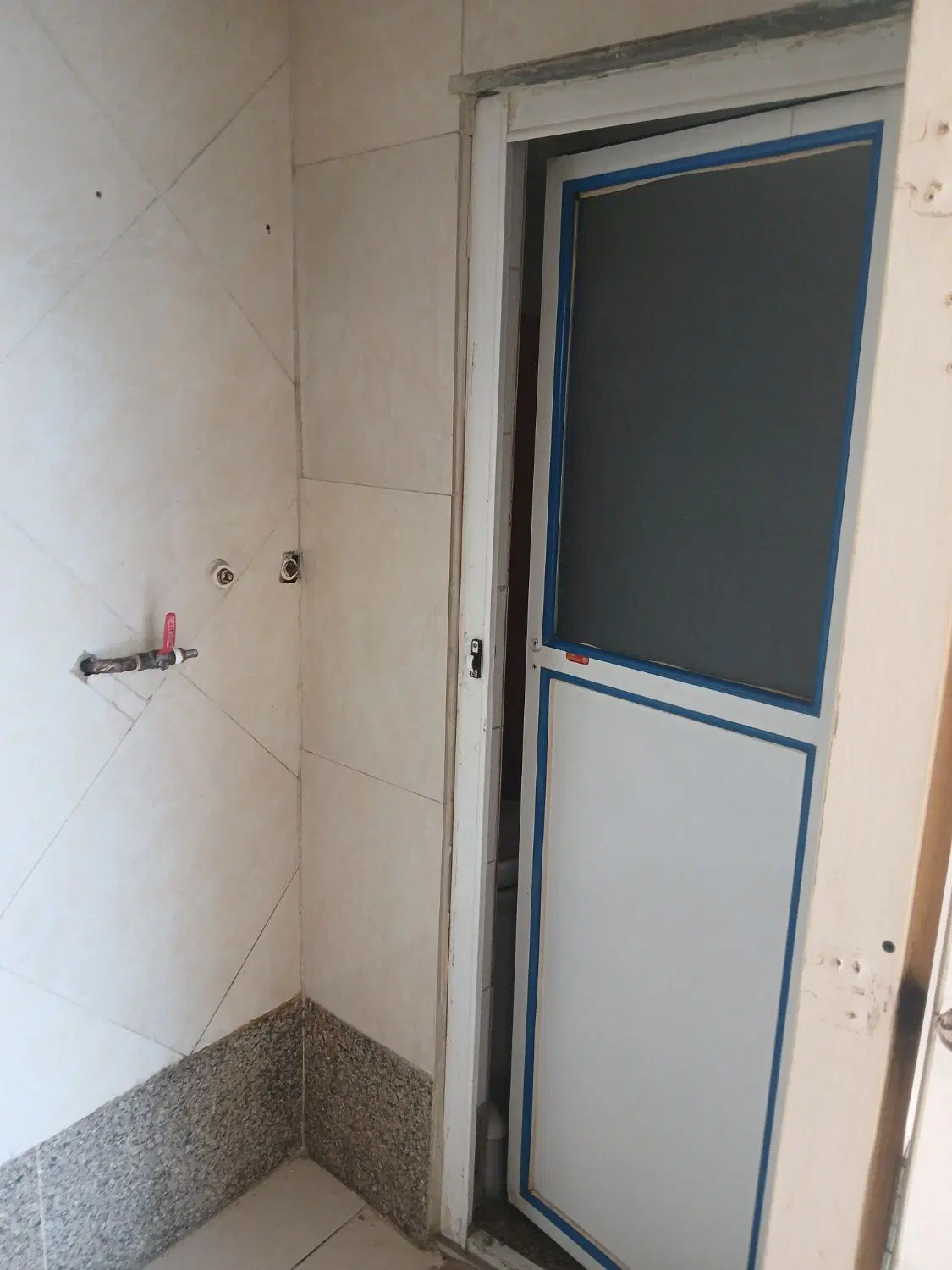 مغازه تجاری با تمام امکانات