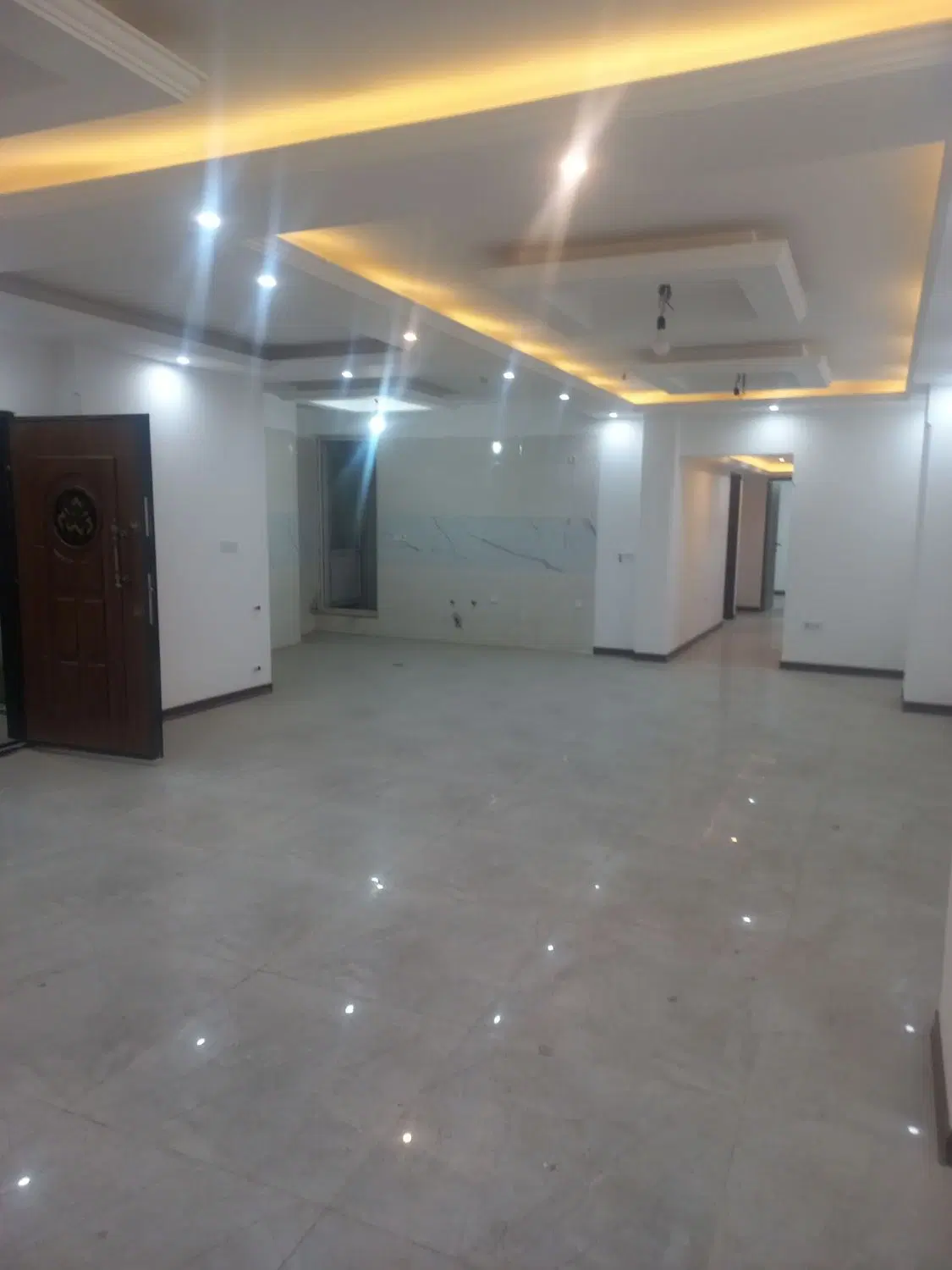 فروش آپارتمان ۱۴۰ متری سه خواب فردوس