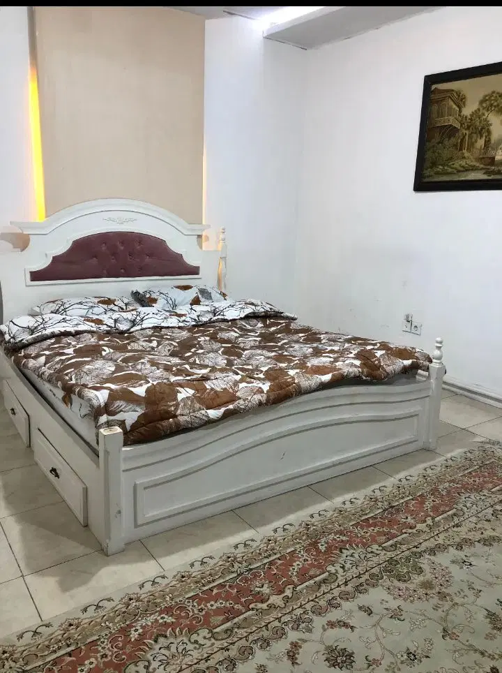 همخونه خانم موجه بدون حاشیه میخوام اجاره پیش توافق