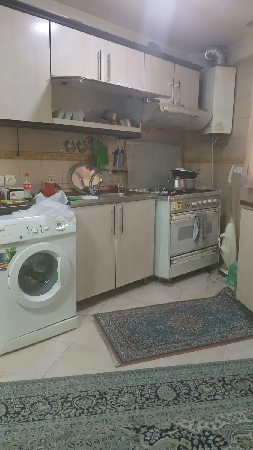 ۳۰ متری روبروی مترو شهید مدنی