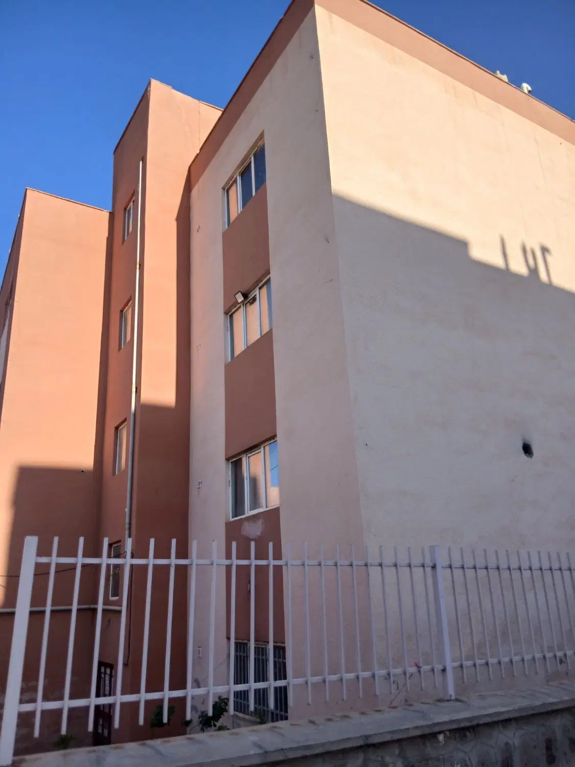 فروش یک واحد آپارتمان دو خواب