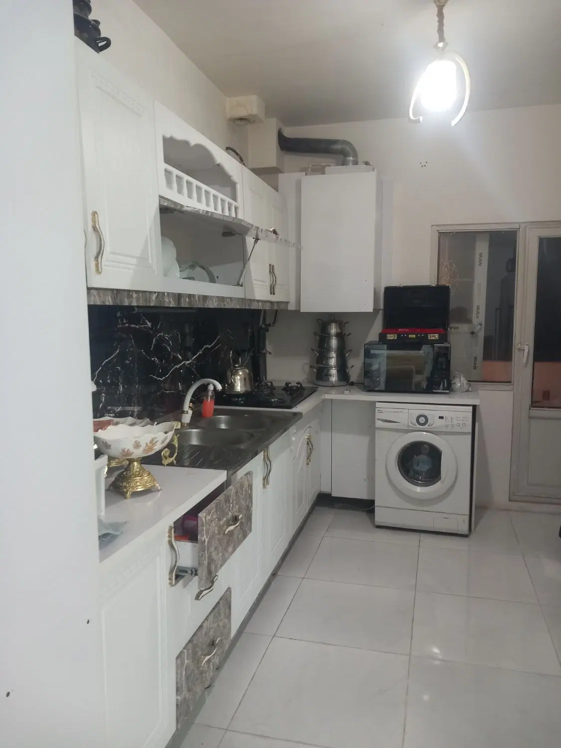 آپارتمان حدودا ۷۰ متری خیایان ثنایی