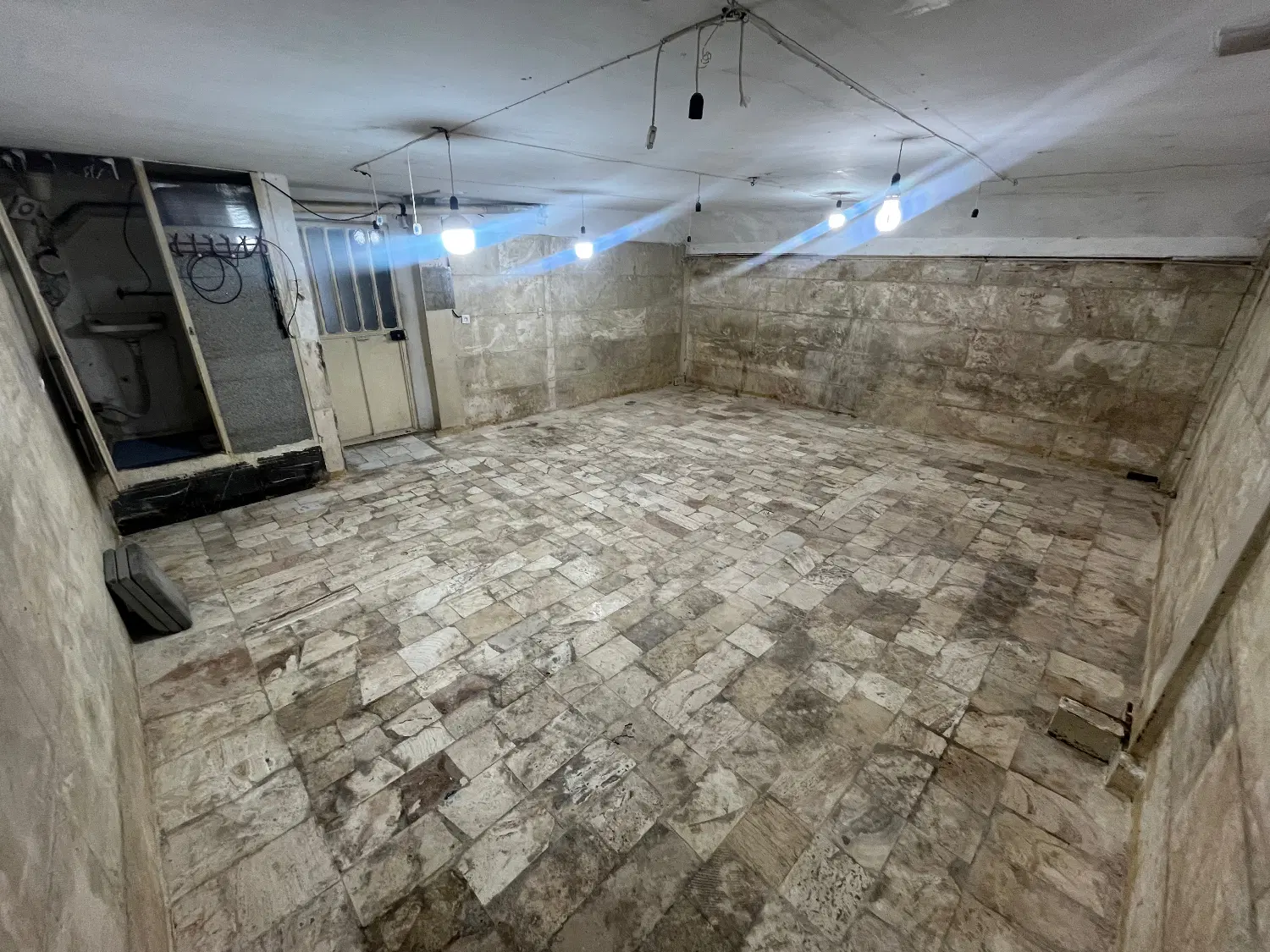 کارگاه یا انباری ۴۵ متری