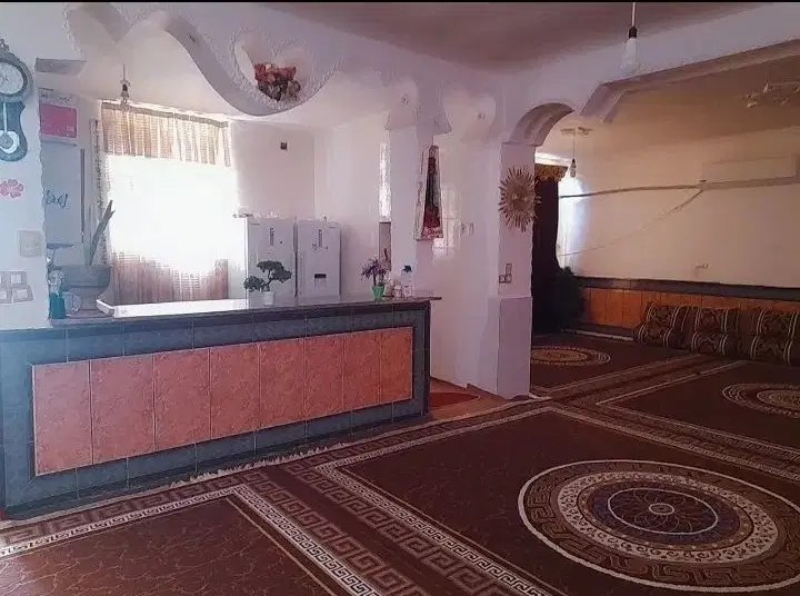خونه در ۱۸۰