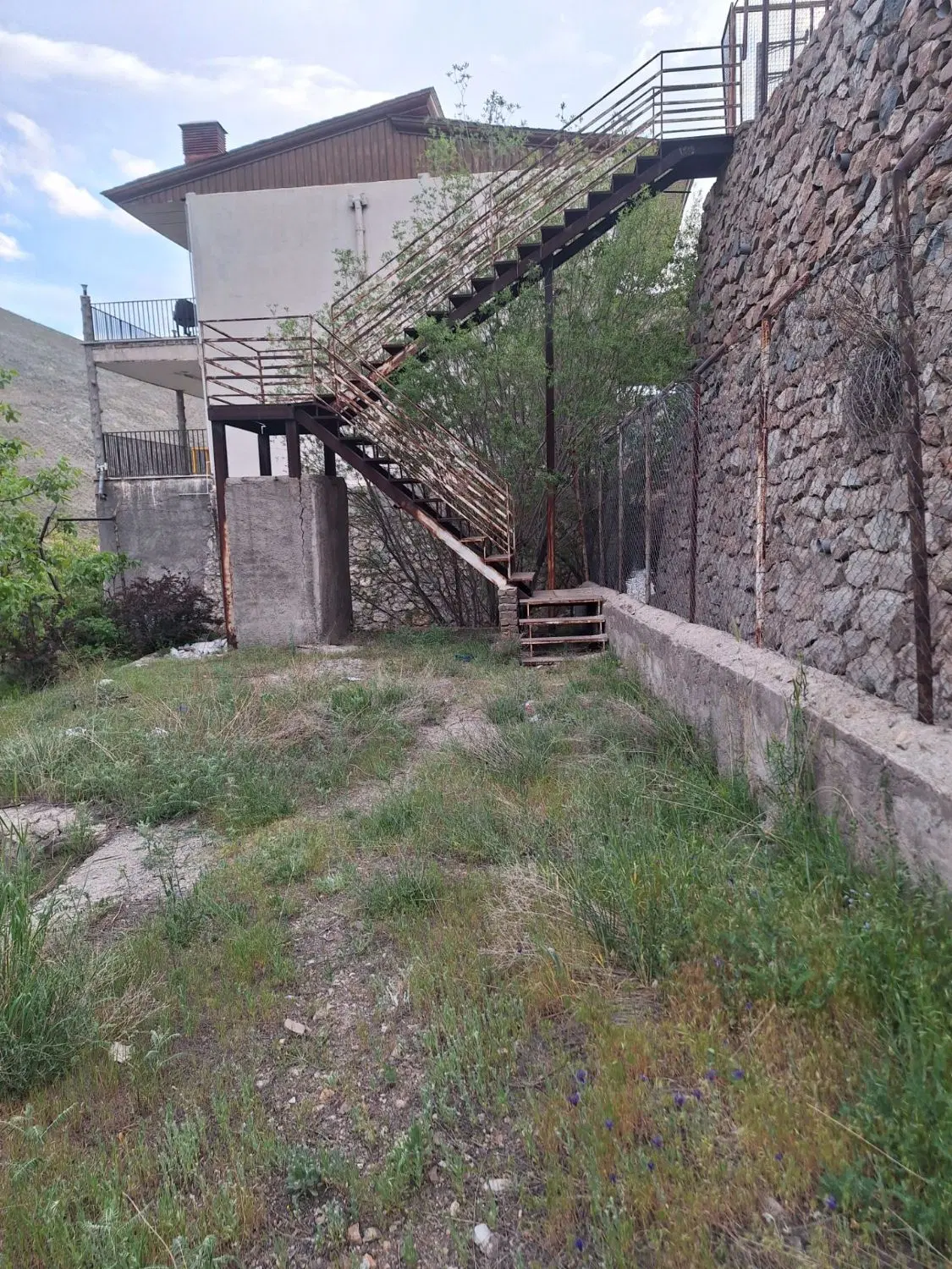 باغ ۴ دیواری