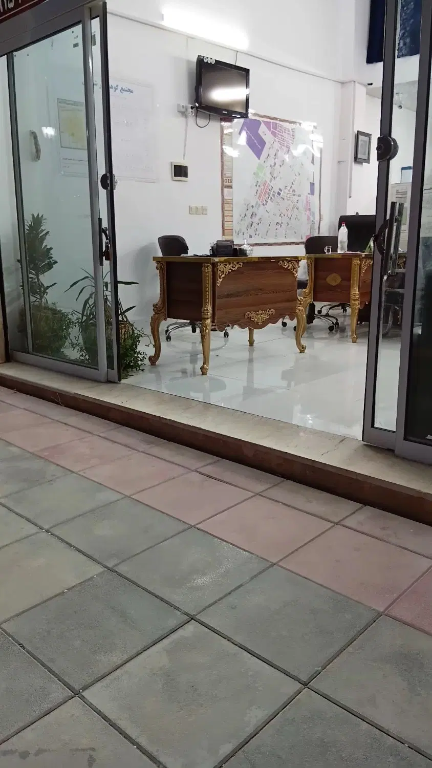 مغازه برونسی ۱۵