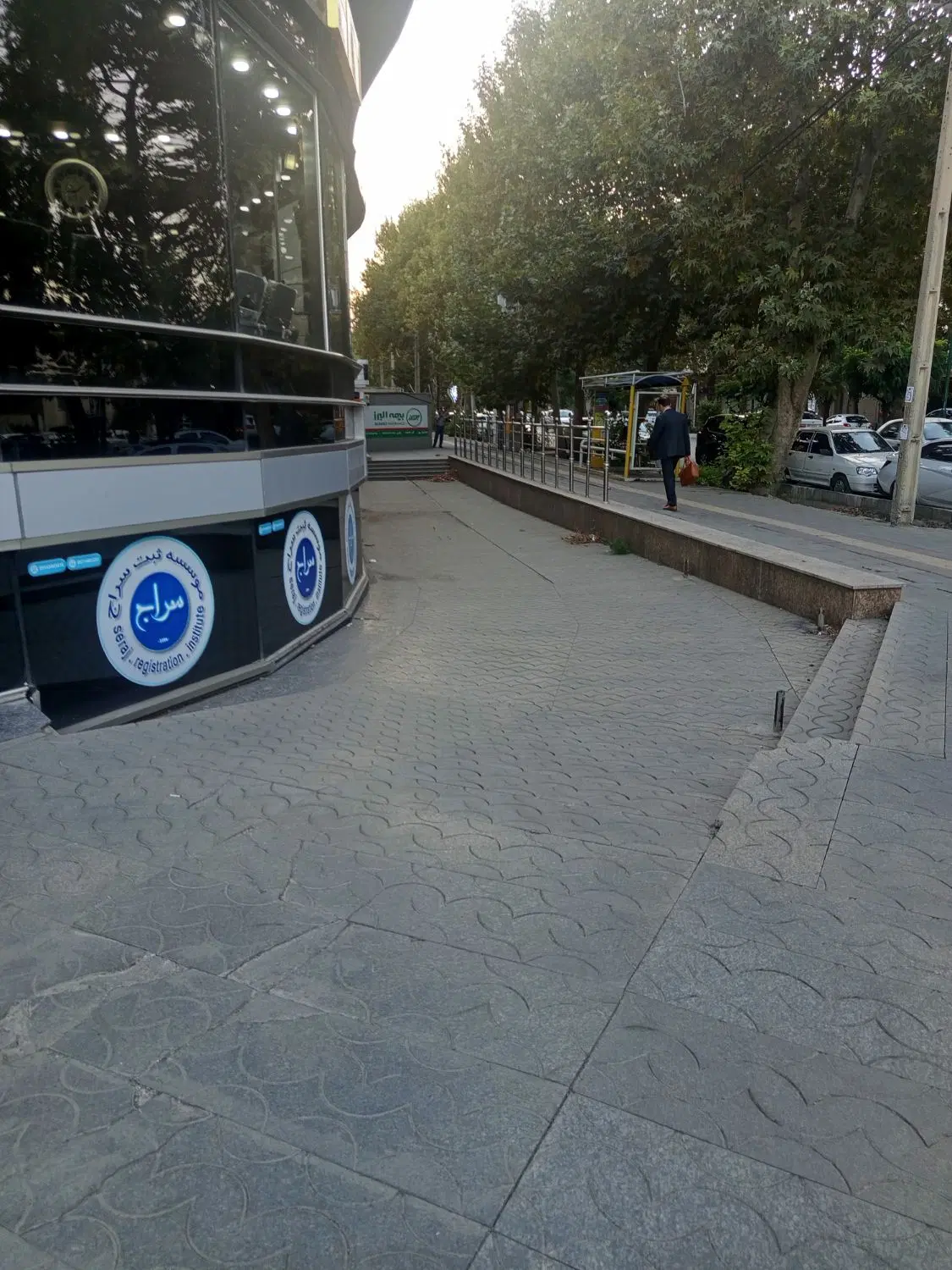 اجاره قسمت جلوی پاساژ