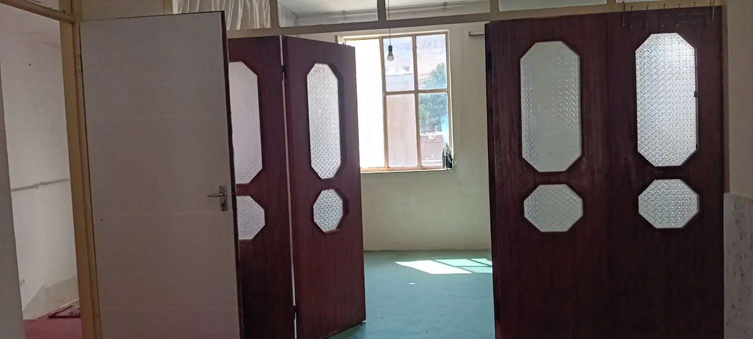 ساختمان ۱۰۰متری ....