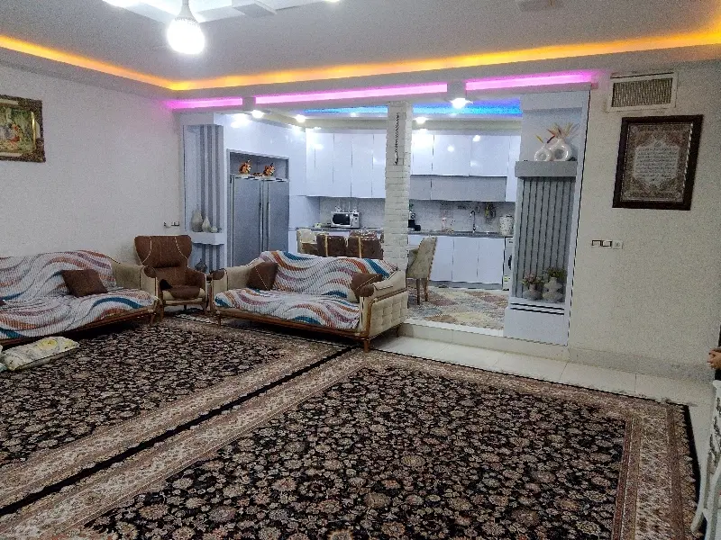 فروش طبقه بالا ۱۱۰متری به صورت واحدی