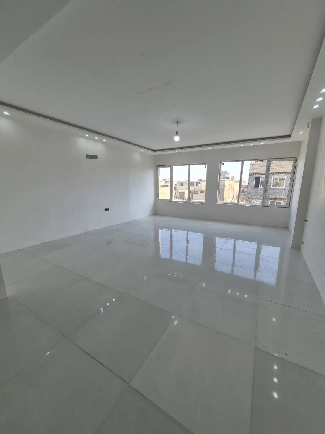 ۱۳۵ متر_ یک میلیارد زیر قیمت_صفر_سنددار