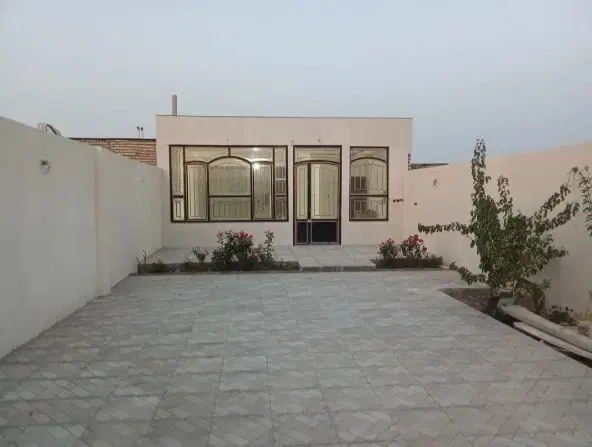 یک دستگاه حیاط ویلایی
